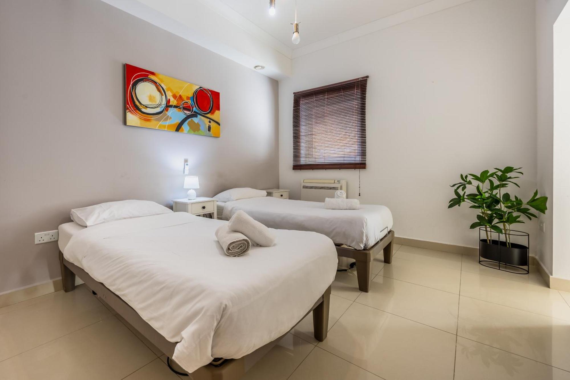 Hard To Come By - Modern & Huge House In Sliema Exterior photo